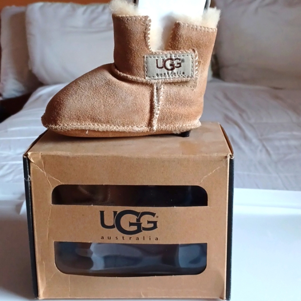 Ugg Infants I ERIN size S color sand